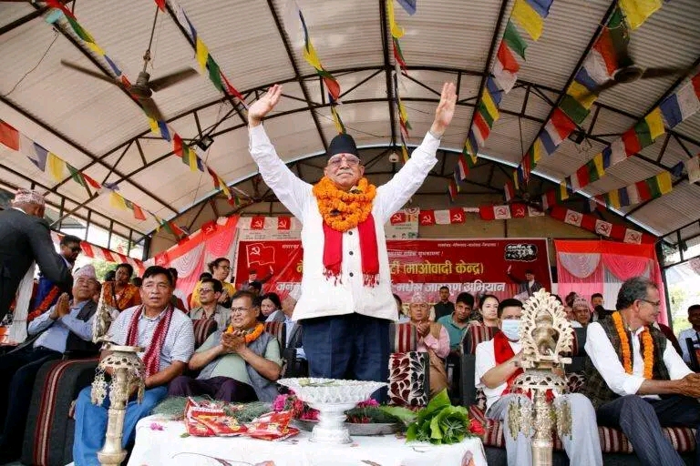 ओली सरकारको आयु लामो छैन:प्रचण्ड