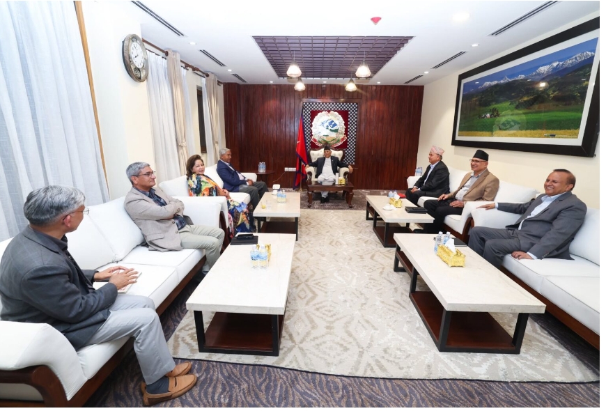 सत्ताधारि संयन्त्रको बैठकमा संयोजक रहेका नेता पूर्ण बहादुर खड्का,र गगन थापा अनुपस्थित&hellip;