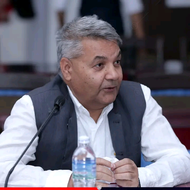 मैले सांसदले लिने रातो पासपोर्ट लिएको छैनः गोकुल बास्कोटा