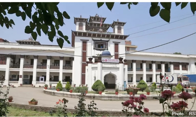निर्बाचन आयोगले दलहरु संग छलफल गर्दै