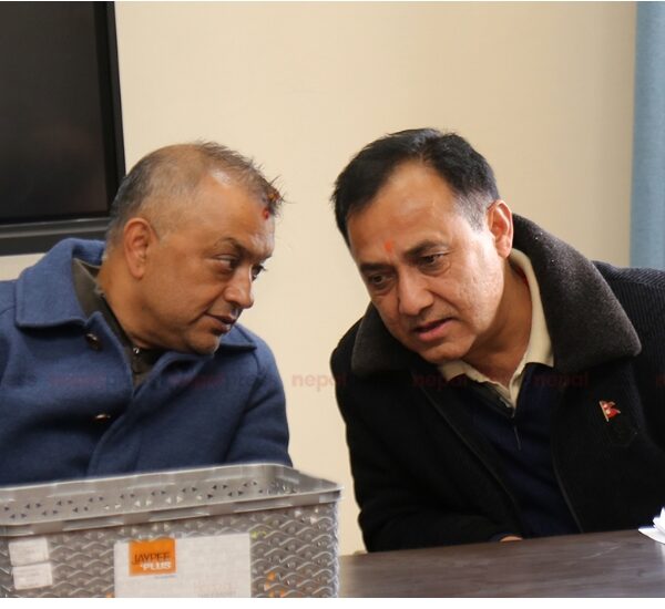 नेपाली कांग्रेस औपचारिक विभाजनतर्फ अग्रसर