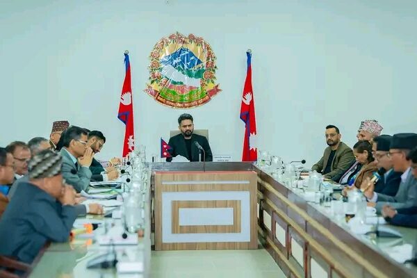 दलीय विद्यार्थी तथा कर्मचारी संगठनहरू तत्काल हटाउन प्रधानमन्त्रीको निर्देशन