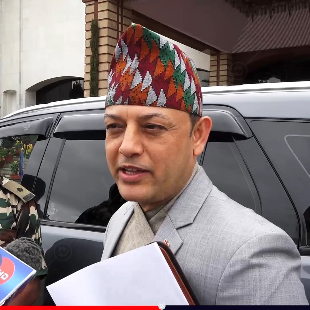 सभामुख डीपी अर्यालको गाडीलाई सिंहदरबार पुगेर ट्राफिकले काट्यो चिट