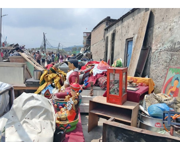 सरकारले बल्खुको साङ्गे छोइलिङ्ग गुम्बा भत्कायो बुद्ध धर्माम्बलम्वीहरुको आपत्ति
