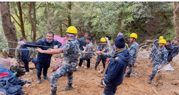 रोल्पामा जिप दुर्घटना :७ जनाको मृत्यु