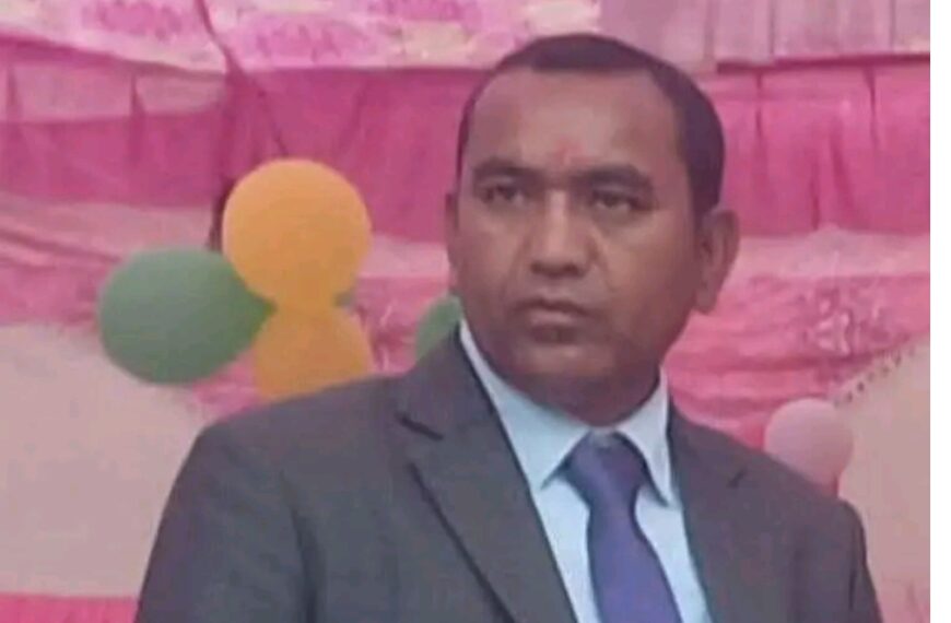 फेसबुकमा स्टाटस लेख्दै सम्पाल मावि सुन्सेरा, दार्चुलाका प्रधानाध्यापक बलदेव सिंह धामीले गरे आत्महत्या,यस्तो छ रहस्य