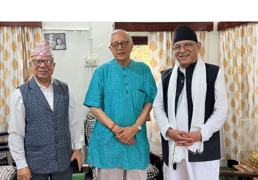 विराटनगरको कोइराला निवासमा प्रचण्ड-माधवले शेखरलाई भेटे