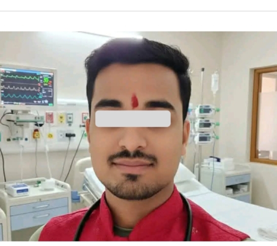 स्वास्थ्यमन्त्रीको राजीनामा माग गर्ने स्वास्थ्यकर्मी नवेश प्रकाउ