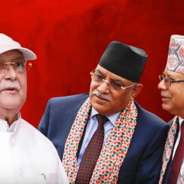 प्रचण्ड र माधव बिचको छलफलपछि,साँझ ओली संग प्रचण्ड,माधवले भेटवार्ता गर्दै:यस्तो छ उदेश्य