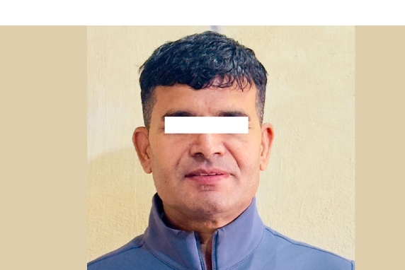 काठमाडौं–३० का लेखा अधिकृत २१ हजार घुससहित पक्राउ