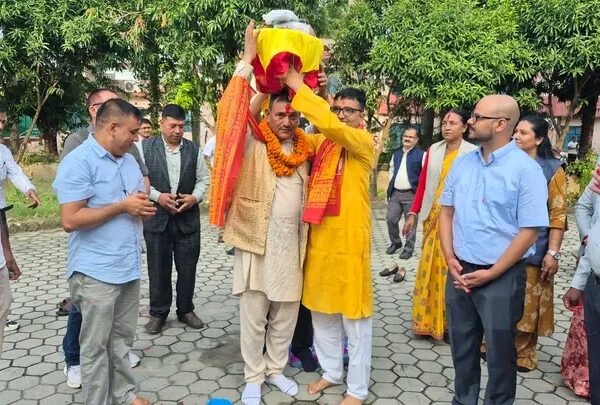 मुख्यमन्त्री खगराज भट्टद्वारा विधिपूर्वक पूजा गरी बडिमालिकाको पेटारो प्रस्थान