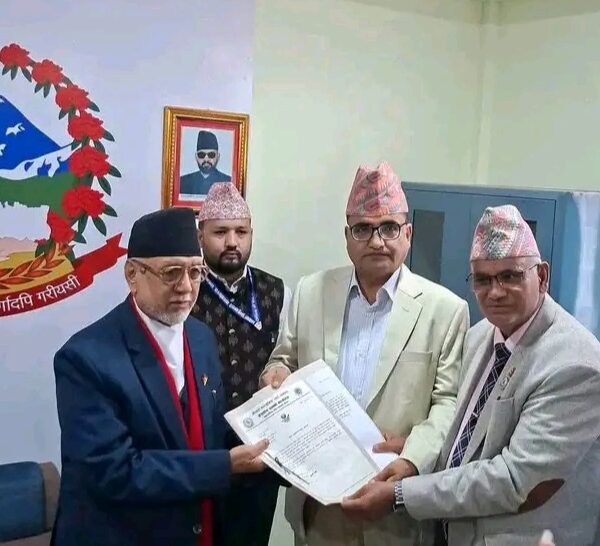 सुदूरपश्चिम प्रदेशको मुख्यमन्त्रीमा नेकपाका खगराज भट्ट नियुक्त आज दिउँसो ३ बजे सपथ ग्रहण
