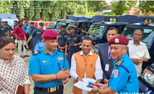 मधेश प्रदेश सरकारले नेपाल प्रहरीलाई दियो १२ वटा गाडी