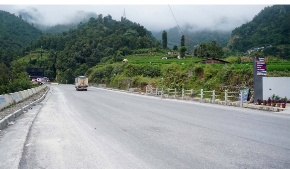 पृथ्वी राजमार्गको वैकल्पिक सडकमा आज सवारी चलाउन रोक